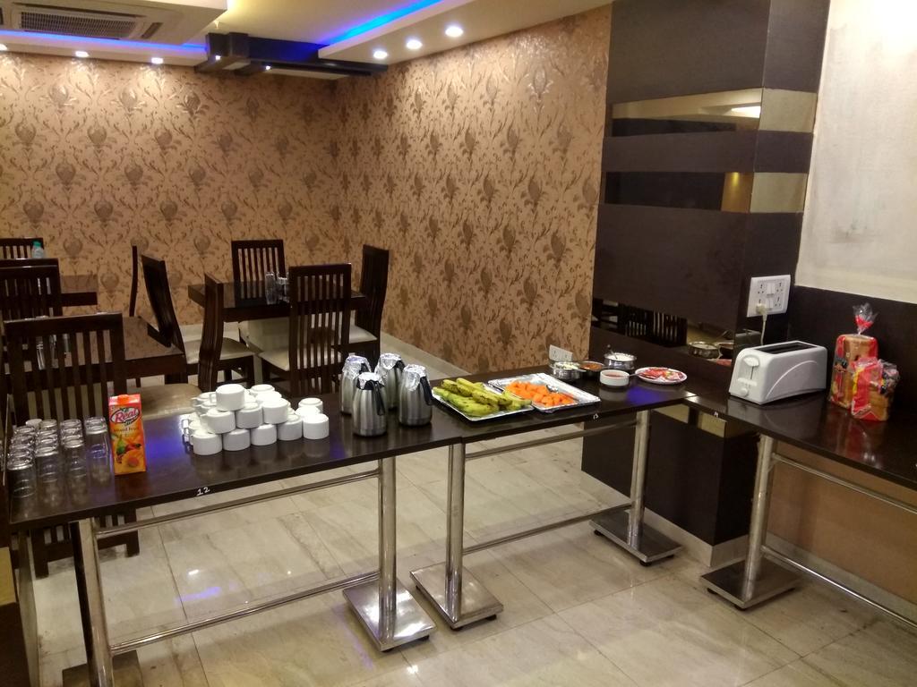 Arihant Inn-Near Blk Hospital New Delhi Buitenkant foto