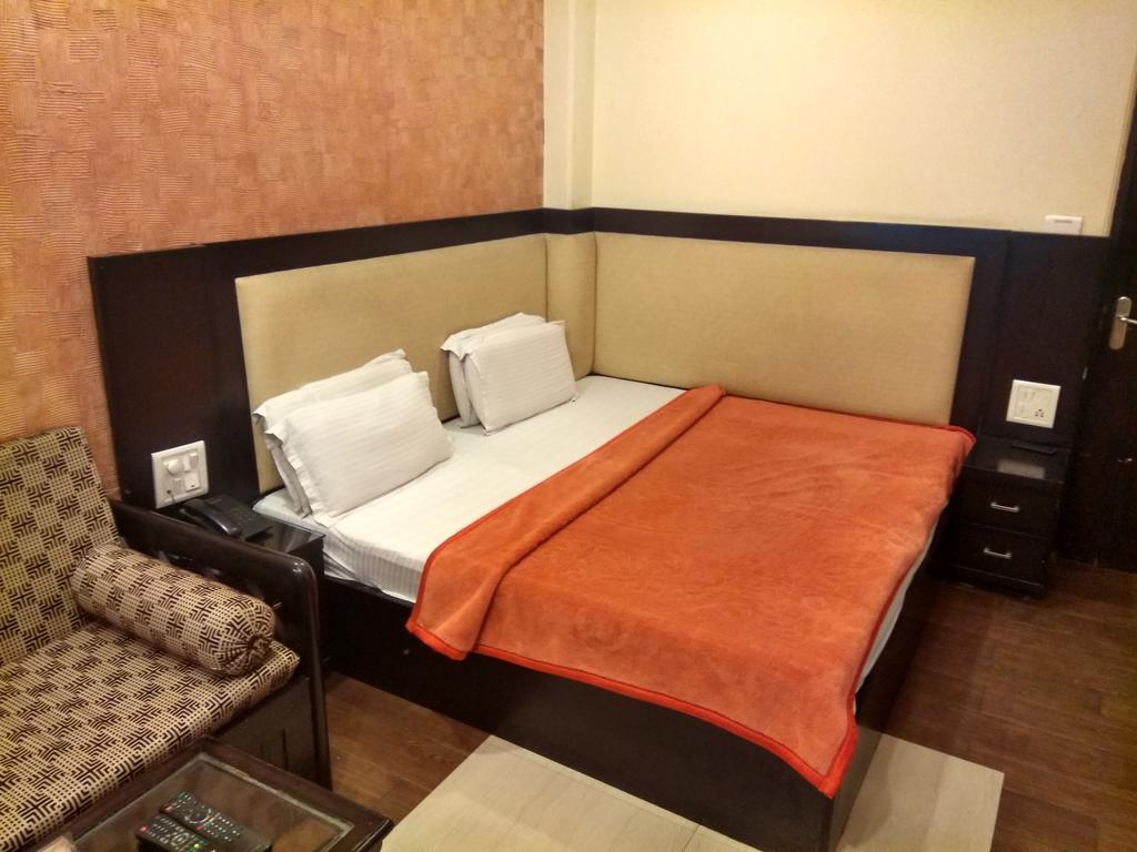Arihant Inn-Near Blk Hospital New Delhi Buitenkant foto