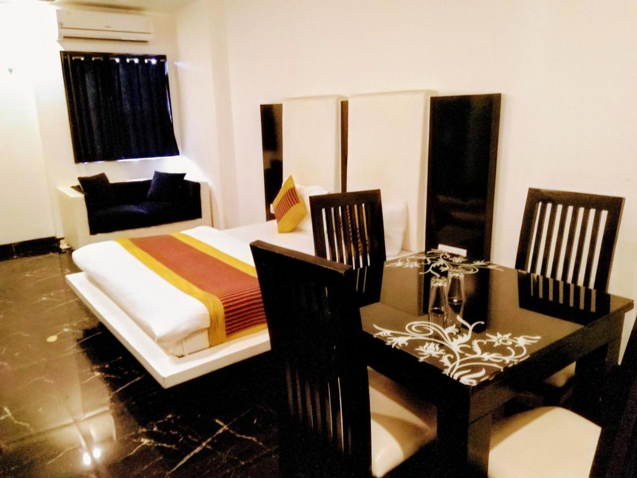 Arihant Inn-Near Blk Hospital New Delhi Buitenkant foto